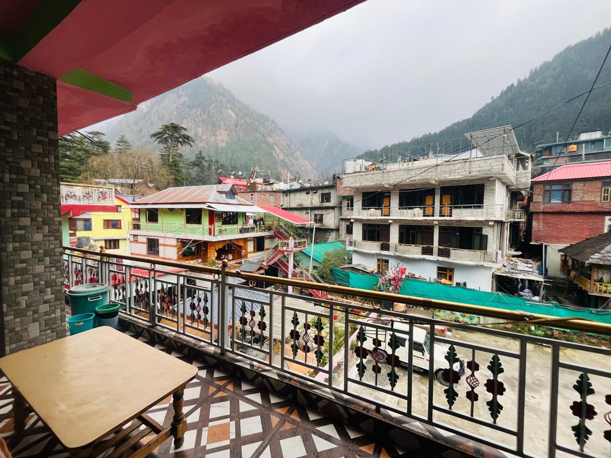 Russian Unit Kasol By Valley Luaran gambar