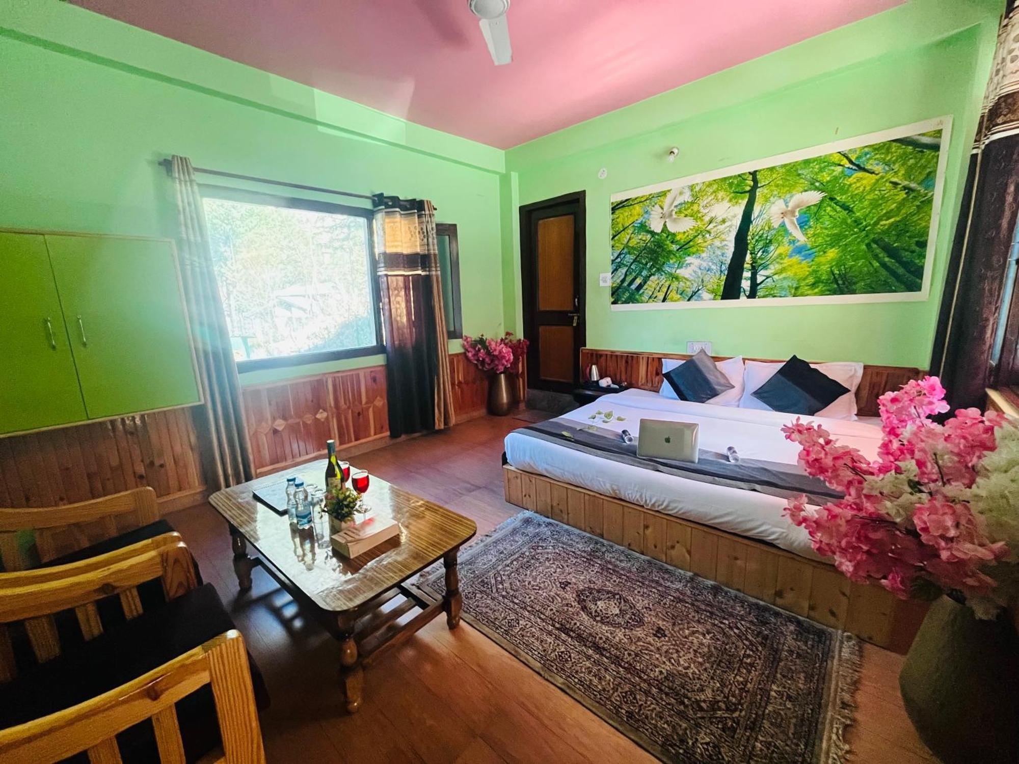 Russian Unit Kasol By Valley Luaran gambar