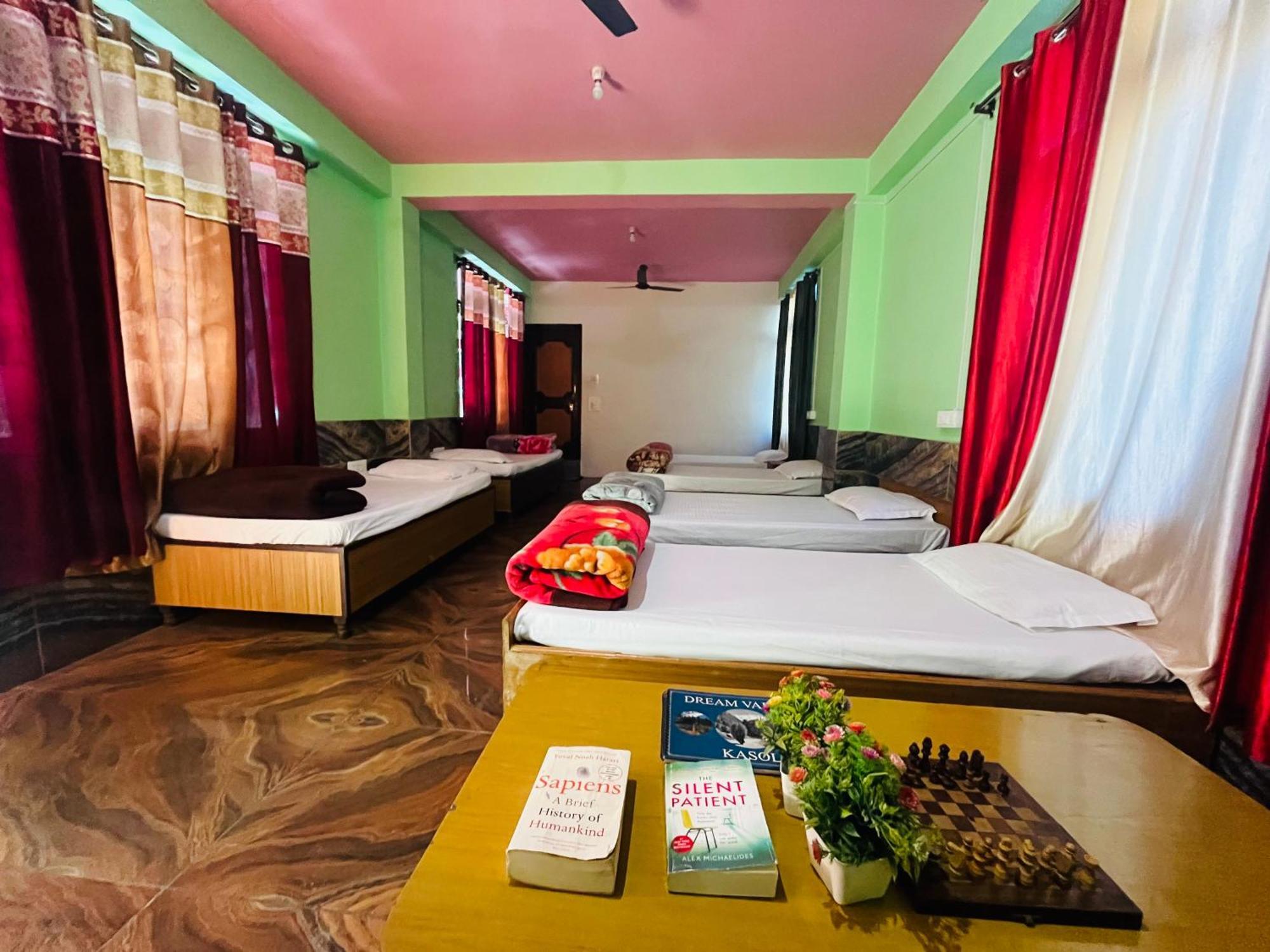 Russian Unit Kasol By Valley Luaran gambar