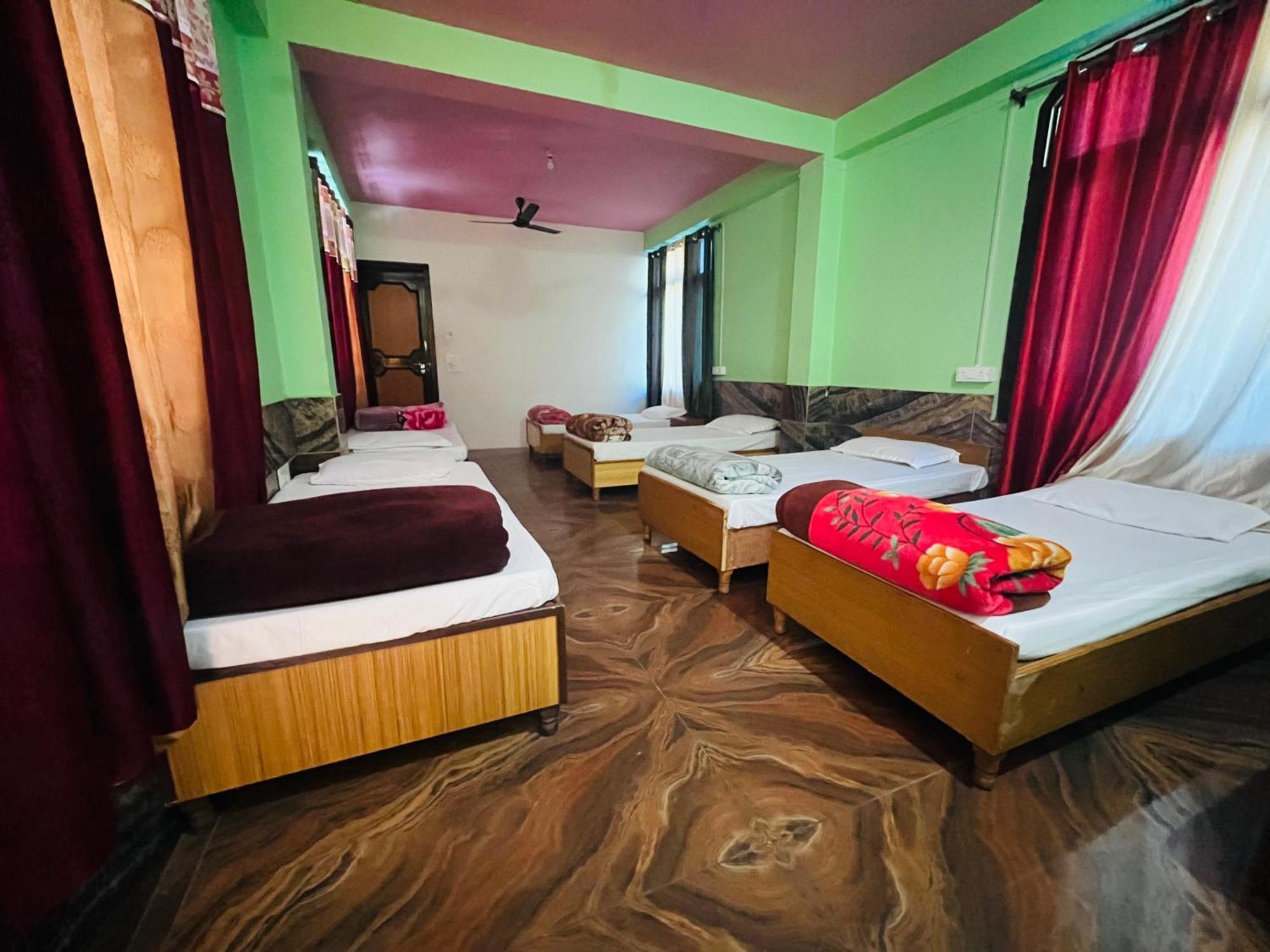 Russian Unit Kasol By Valley Luaran gambar
