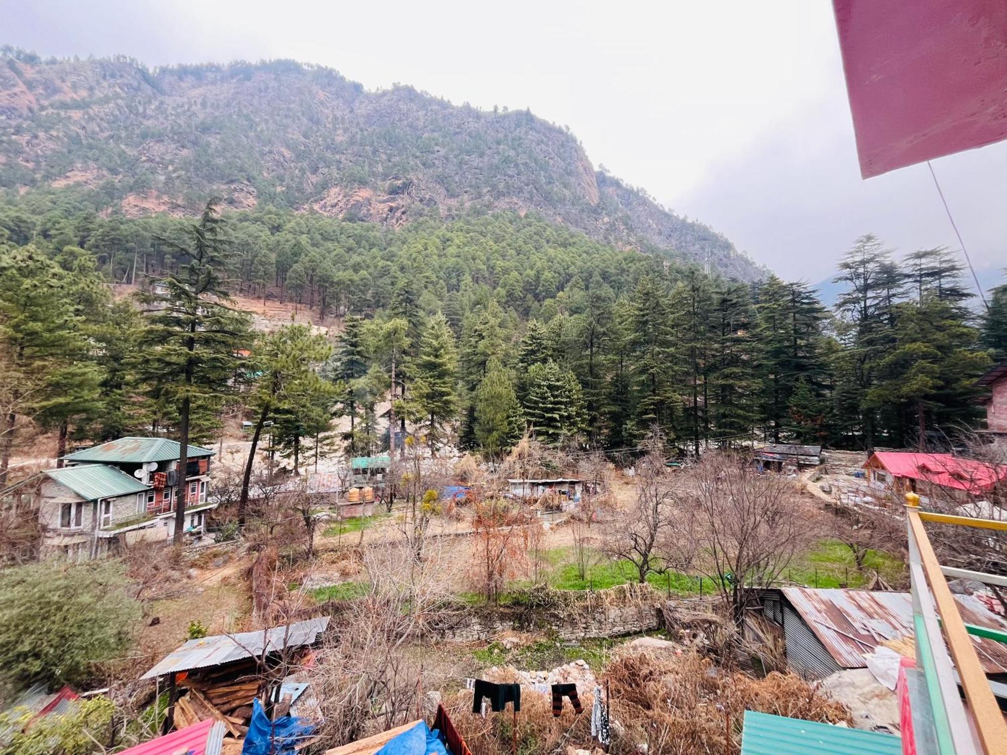 Russian Unit Kasol By Valley Luaran gambar