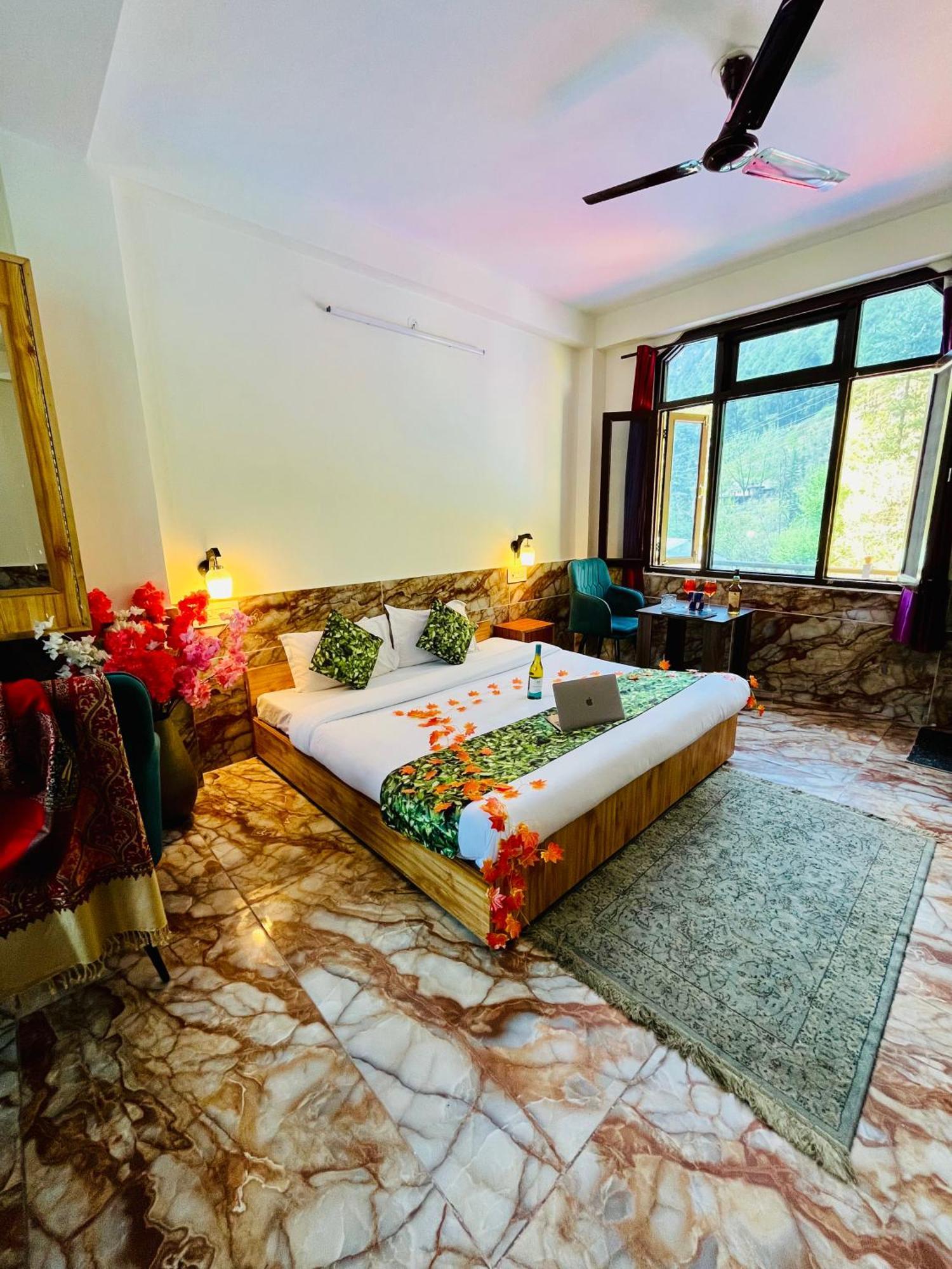 Russian Unit Kasol By Valley Luaran gambar